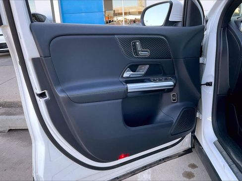 Used 2025 Mercedes-Benz GLA 250 image 21