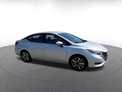Used 2025 Nissan Versa SV FWD image 2