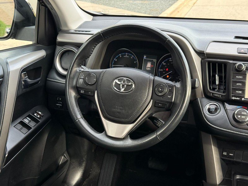 Used 2018 Toyota RAV4 XLE AWD/4WD image 14