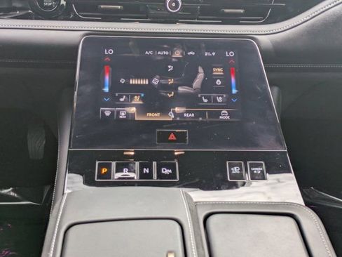 Used 2025 INFINITI QX80 Autograph w/ Autograph Exterior Package image 17