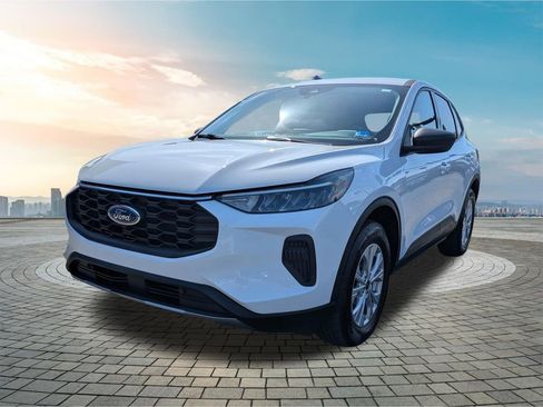 Used 2025 Ford Escape Active AWD/4WD image 9