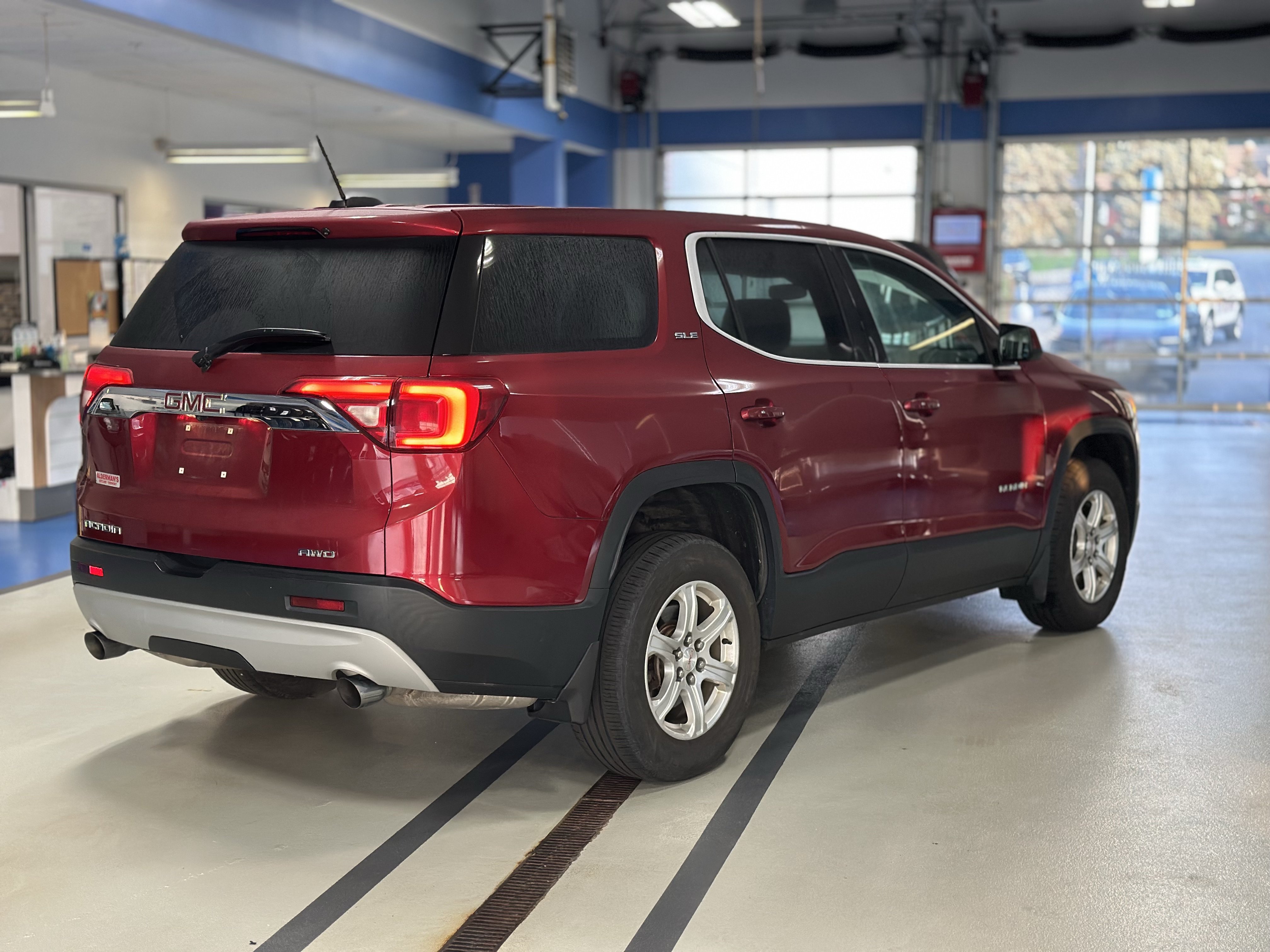 Used 2019 GMC Acadia SLE AWD/4WD image 5