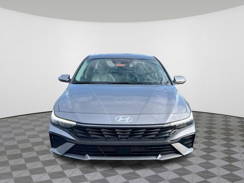 New 2026 Hyundai Elantra Limited FWD image 27