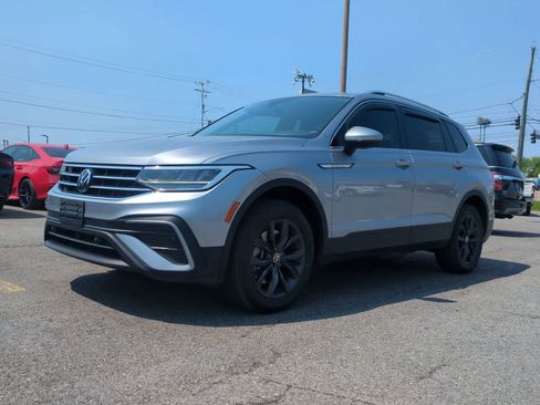 Used 2022 Volkswagen Tiguan SE FWD image 4