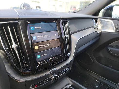 Used 2024 Volvo XC60 T8 Polestar image 11