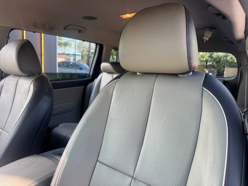 Used 2017 Kia Sedona LX w/ LX Essentials Premium Package FWD image 15