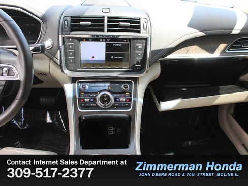 Used 2017 Lincoln Continental Reserve w/ Technology Package AWD/4WD image 16