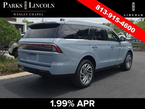 Certified 2025 Lincoln Navigator Reserve AWD/4WD image 4