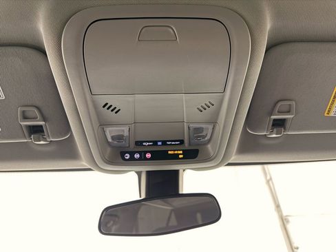 Used 2019 Chevrolet Equinox LT image 18