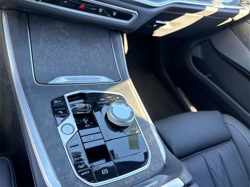 Used 2025 BMW X5 xDrive40i w/ Executive Package image 18