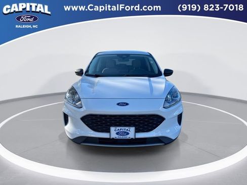 Used 2022 Ford Escape SE image 3