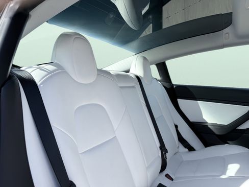 Used 2021 Tesla Model 3 Standard Range Plus image 39