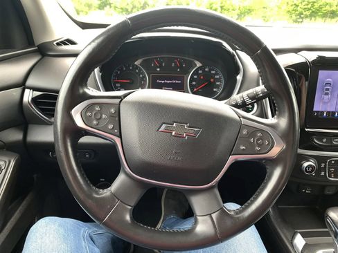 Used 2021 Chevrolet Traverse RS FWD image 14