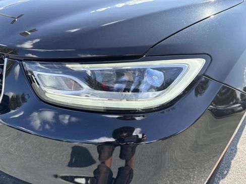 Used 2024 Chrysler Pacifica Touring-L image 10