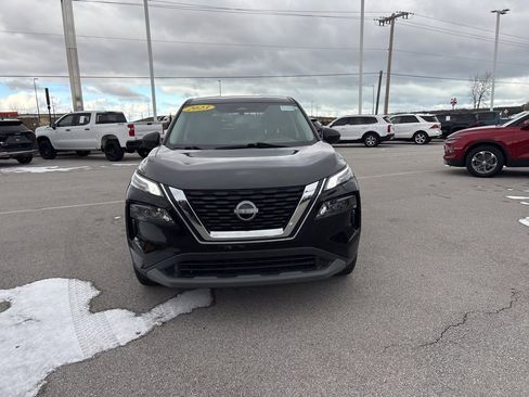 Used 2023 Nissan Rogue S image 2