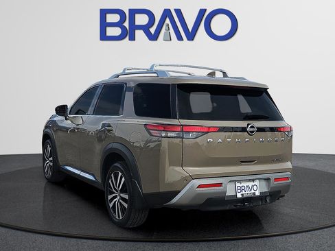 Used 2025 Nissan Pathfinder Platinum w/ Cargo Package FWD image 5