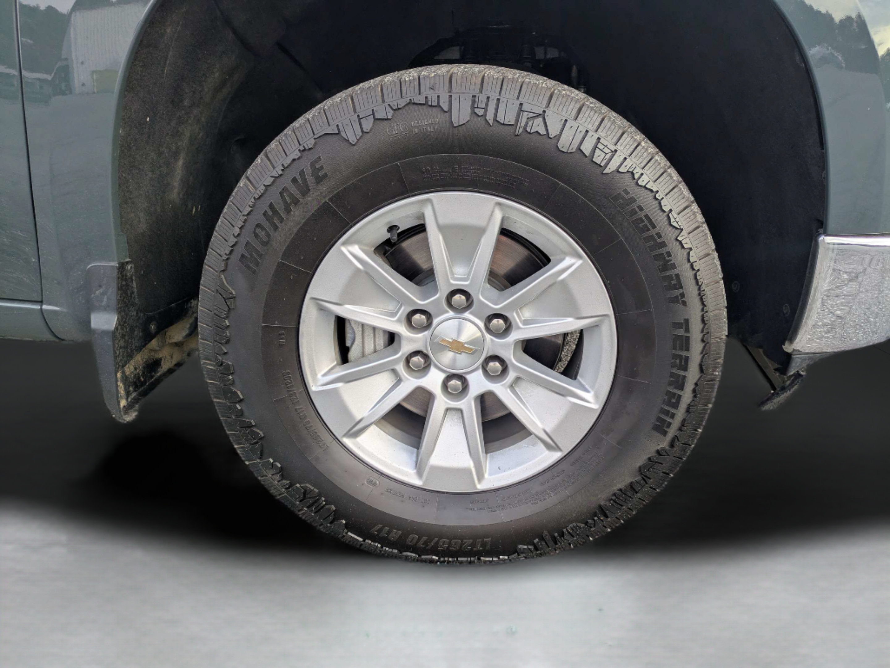 Used 2025 Chevrolet Silverado 1500 LT AWD/4WD image 32