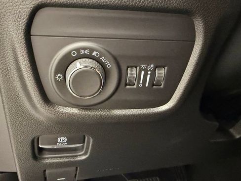 Used 2021 Jeep Grand Cherokee L Laredo AWD/4WD image 15