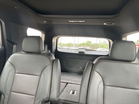Used 2023 Chevrolet Traverse High Country AWD/4WD image 27