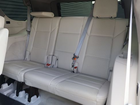 Used 2022 Cadillac Escalade Sport Platinum AWD/4WD image 30