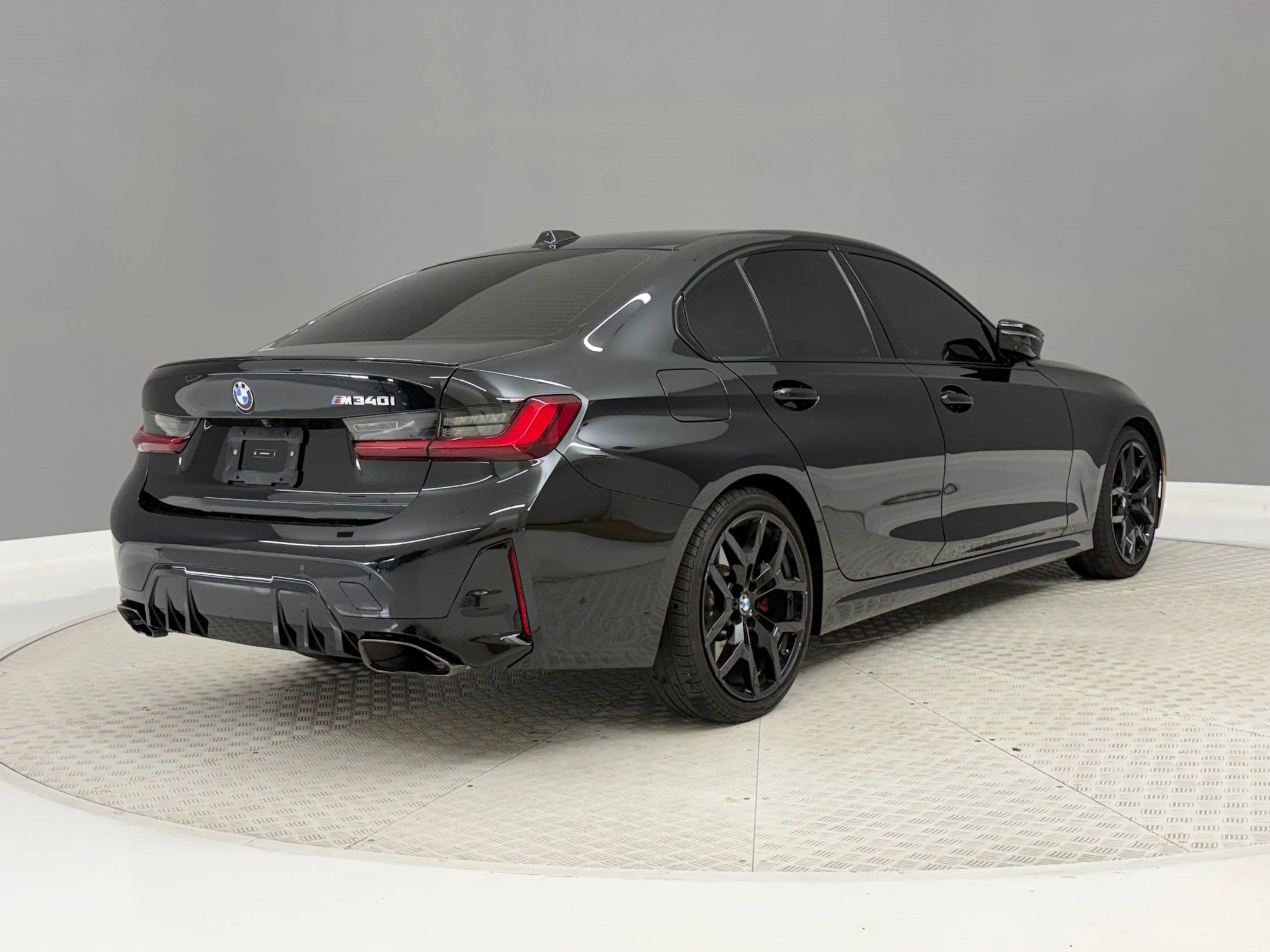 Used 2025 BMW M340i w/ Premium Package RWD image 9