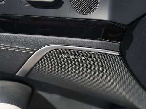 Used 2015 Mercedes-Benz SL 550 w/ White Arrow Edition image 26