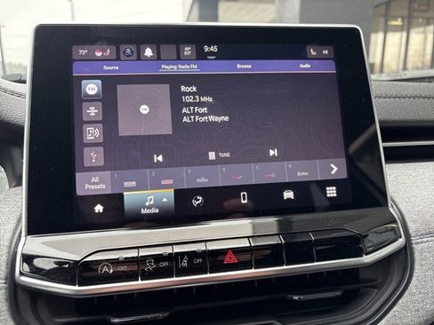 Used 2023 Jeep Compass Latitude w/ Convenience Group image 11