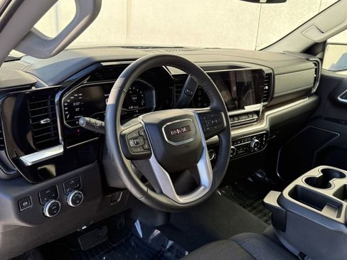 Used 2024 GMC Sierra 1500 SLE image 16