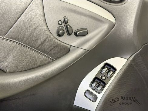Used 2005 Mercedes-Benz CLK 55 AMG Cabriolet image 22