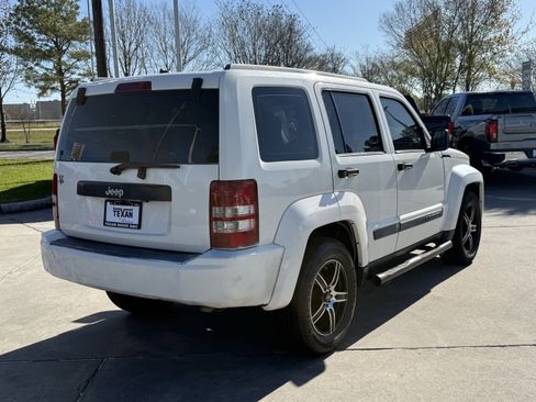 Used 2009 Jeep Liberty Sport image 5
