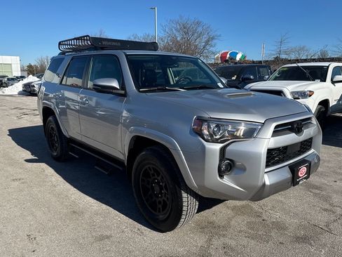 Used 2024 Toyota 4Runner TRD Off-Road Premium image 11