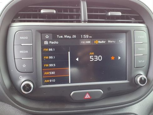 Used 2025 Kia Soul LX FWD image 10