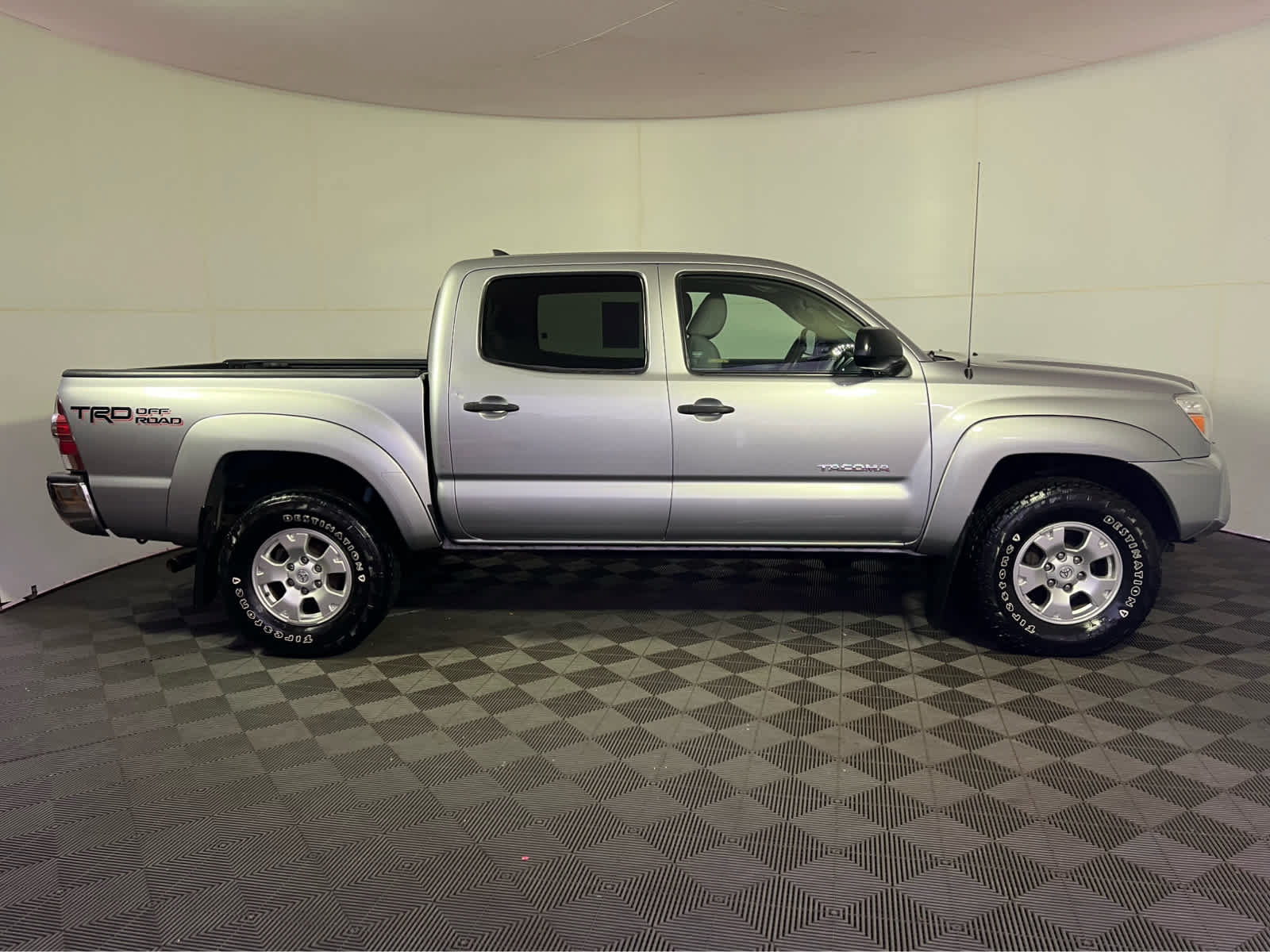 Used 2015 Toyota Tacoma 4x4 Double Cab w/ TRD Off-Road Package image 8