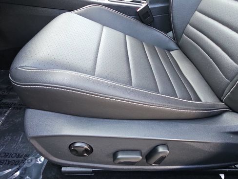 Used 2024 Volkswagen Jetta SE FWD image 27