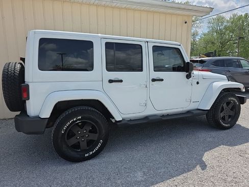 Used 2015 Jeep Wrangler Unlimited Sahara image 4