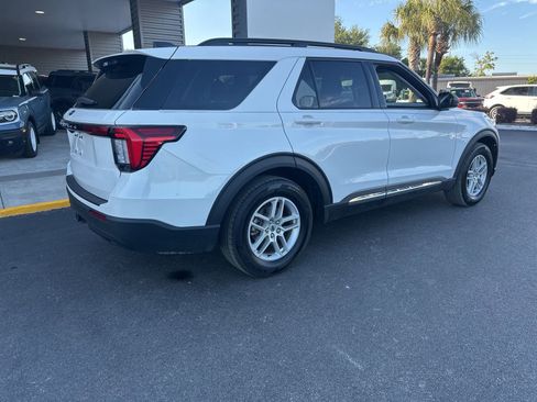 Used 2025 Ford Explorer Active image 4