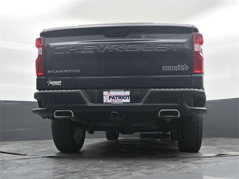 Used 2022 Chevrolet Silverado 1500 High Country w/ High Country Premium Package image 40