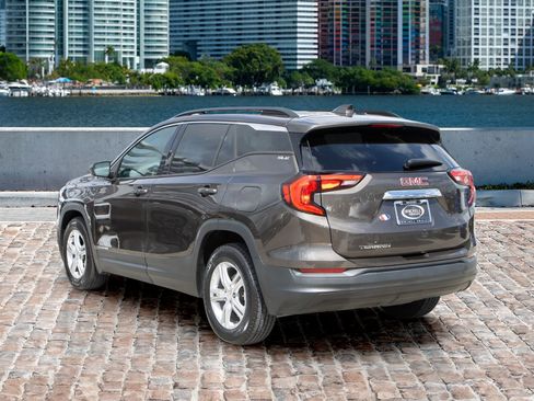 Used 2020 GMC Terrain SLE w/ Driver Convenience Package image 7