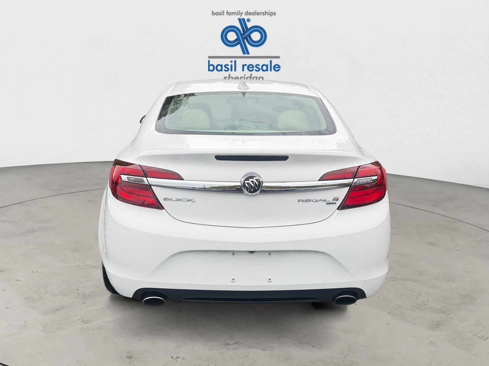 Used 2017 Buick Regal AWD image 5