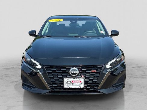 Used 2024 Nissan Altima 2.5 SR FWD image 2