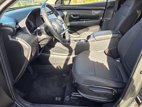 Used 2023 Hyundai Tucson SE AWD/4WD image 4
