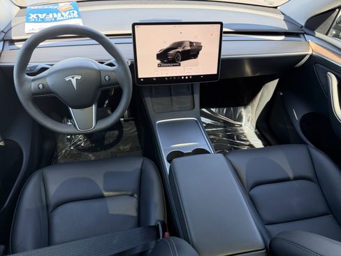Used 2023 Tesla Model Y Long Range image 13