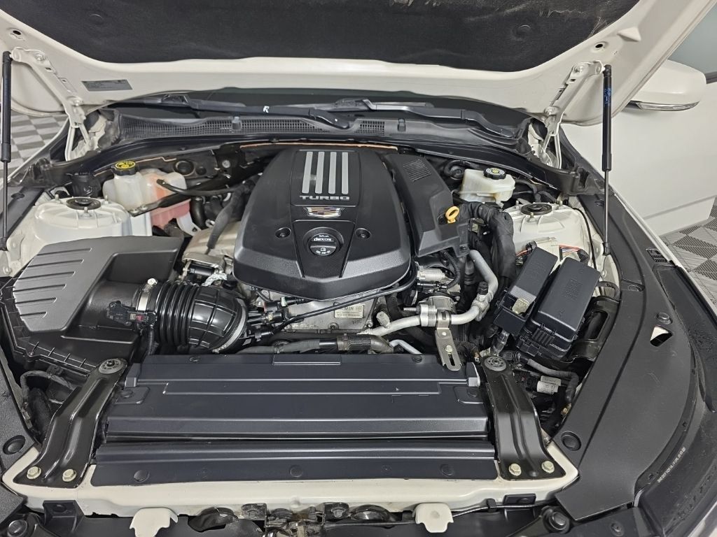 Used 2021 Cadillac CT4 V w/ Technology Package RWD image 9