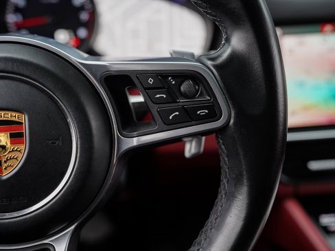Used 2020 Porsche Cayenne image 28