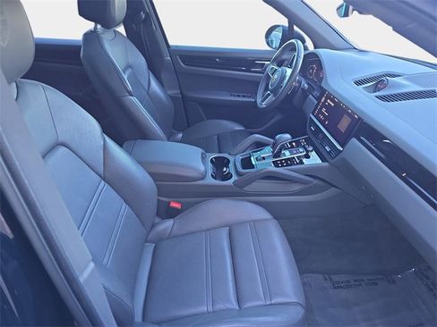 Used 2021 Porsche Cayenne image 12