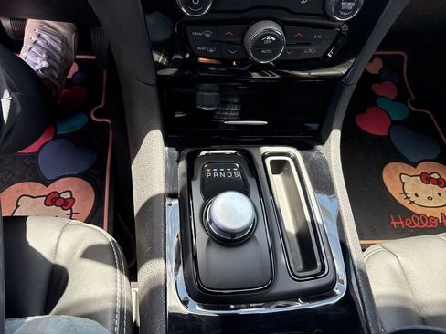 Used 2019 Chrysler 300 S RWD image 9