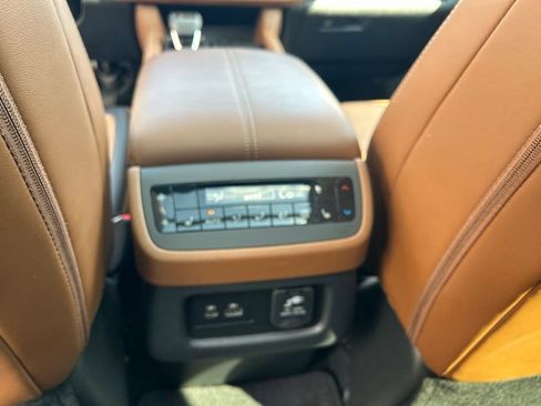 Certified 2025 Nissan Pathfinder Platinum w/ Cargo Package FWD image 27