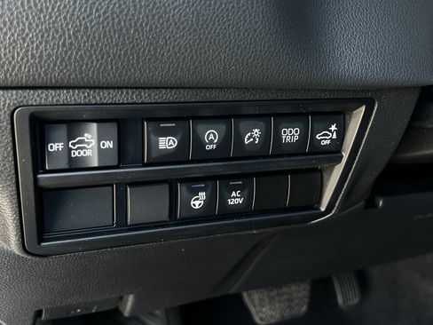 Used 2023 Toyota Tundra Limited AWD/4WD image 13