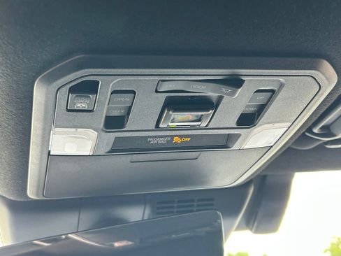 Used 2025 Toyota 4Runner 4WD image 21