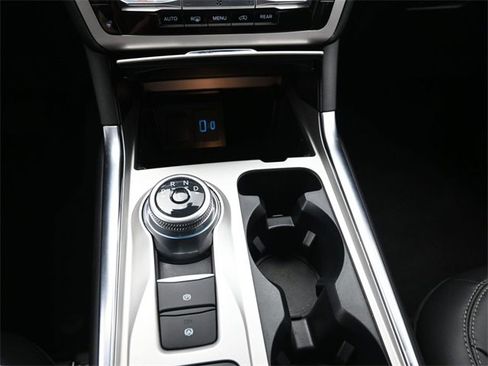 Used 2024 Ford Explorer XLT w/ Equipment Group 202A image 33